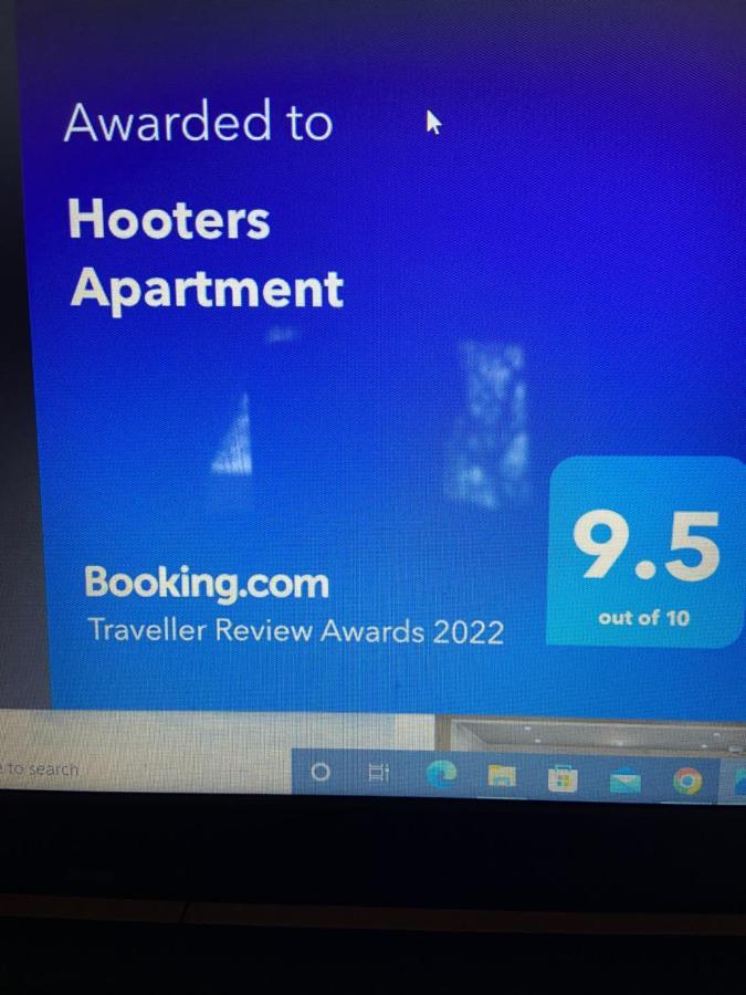 Hooters Apartment Ev Point Вейдбридж Екстер'єр фото